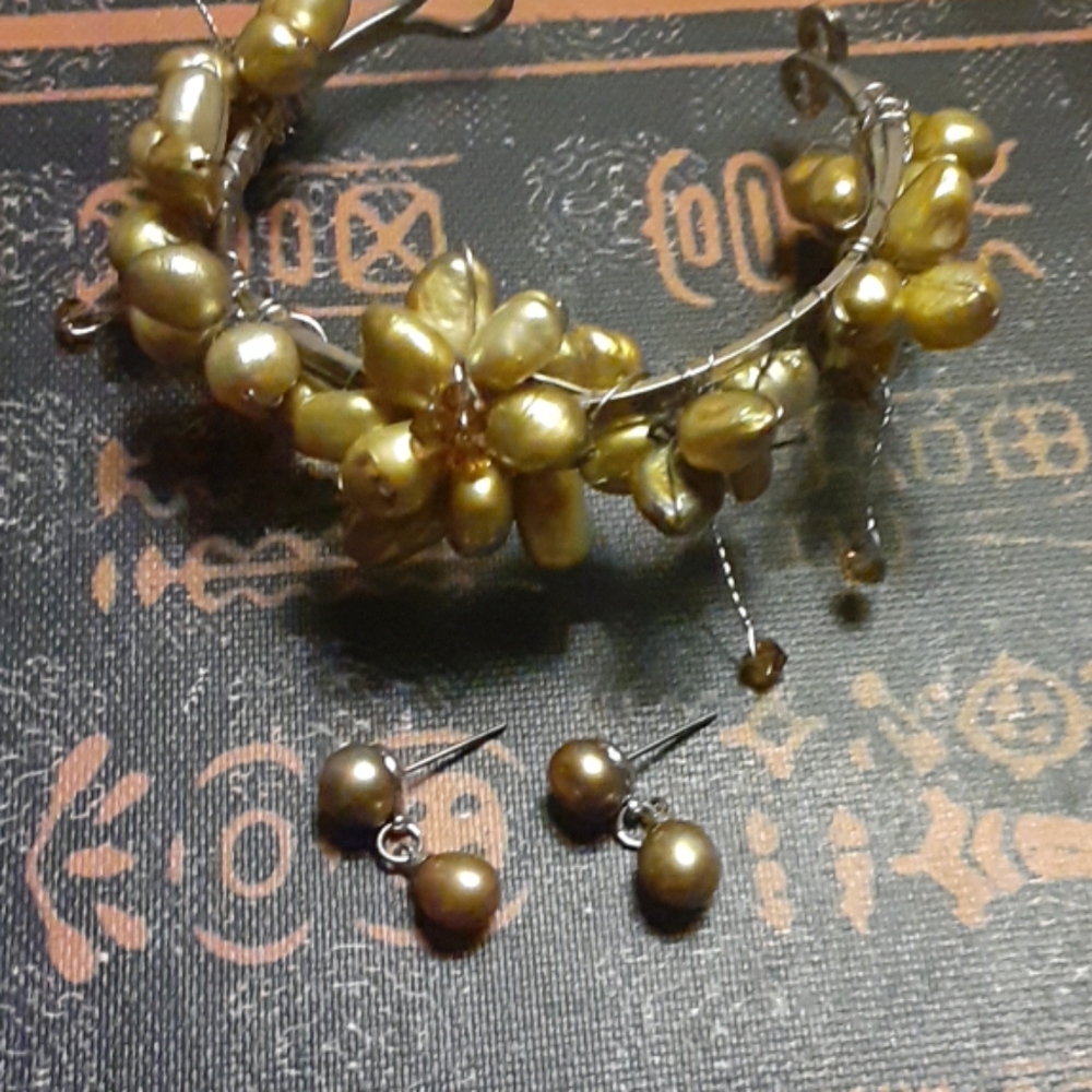Genuine pearl cuff bracelet & earrings